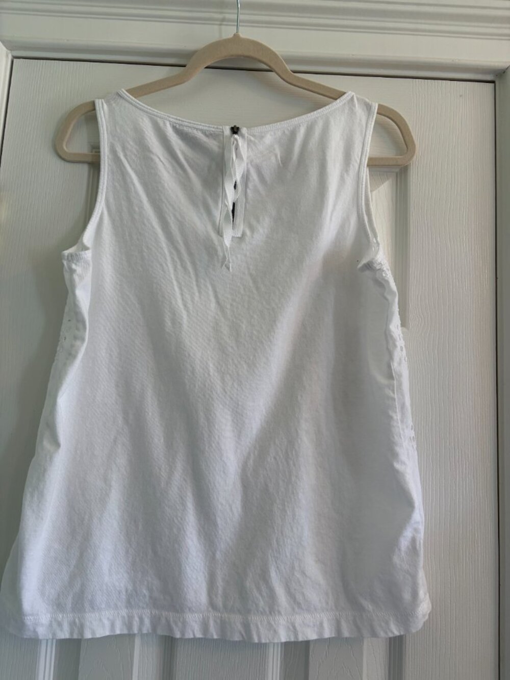 Loft Medium White Eyelet detail Sleeveless Tank - Picture 5 of 8